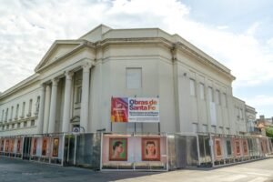 Santa Fe. El Rosa Galisteo: Pasarela de Retratos al Aire Libre